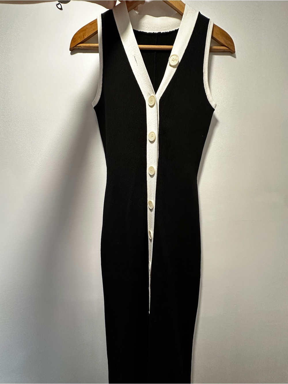 ๐NWT Commense Black Maxi Sweater Tank Dress with Cream Trim, Sz Medium - Picture 6 of 11